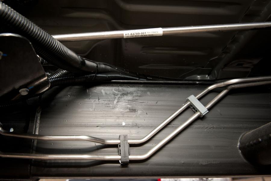  Chevrolet Silverado HD Bi-Fuel 2013 года  (фото 3 из 17)